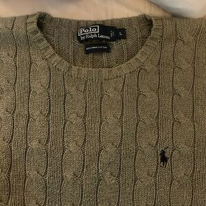 Clean, great condition cable knit sweater